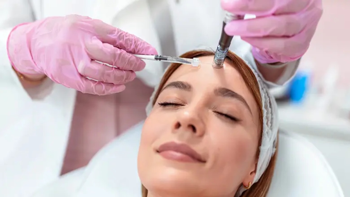 مزونیدلینگ صورت چیست؟ | راهنمای کامل مزونیدلینگ، مزایا و مراقبتها | رژینو