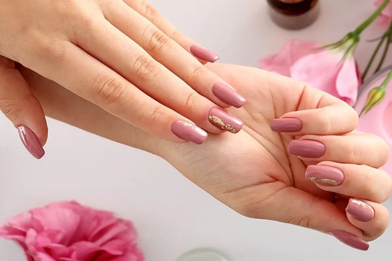 بررسی تفاوت کاشت ناخن ژله‌ای و کاشت پودری