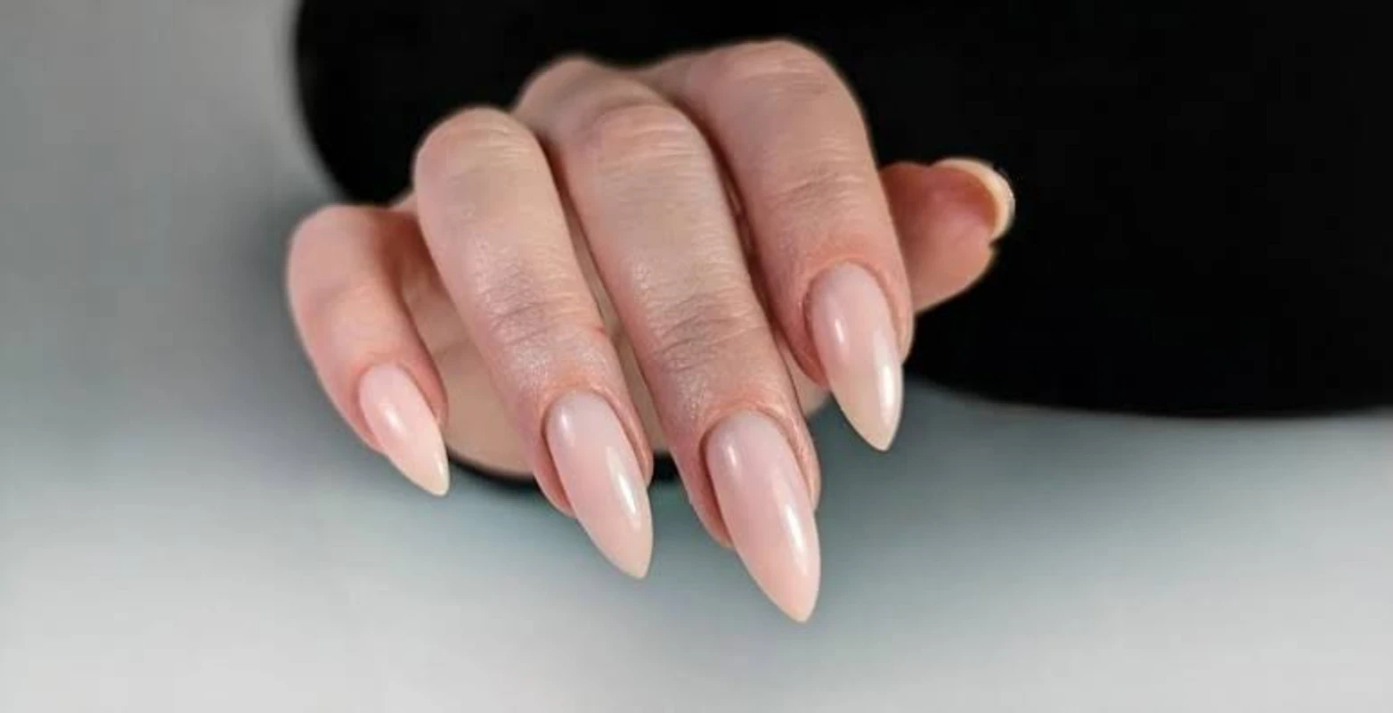 بررسی تفاوت کاشت ناخن ژله‌ای و کاشت پودری